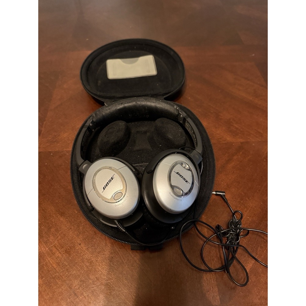 Bose Quiet Comfort 15 Acoustic Noise Cancelling Headphones QC15 with Case